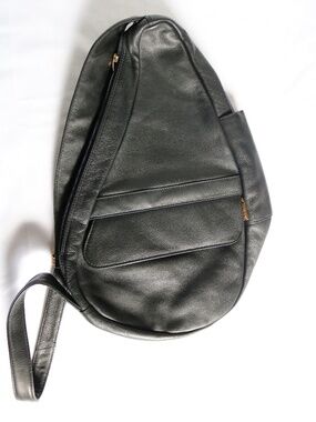 ILI Black Leather Sling Backpack New York Toronto Travel Vacation Unisex